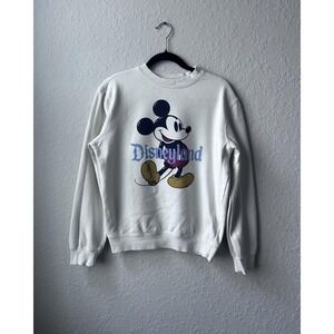 Vintage 2000s/ Y2K Woman's Disneyland Beige Mickey Crewneck Sweatshirt (Small)